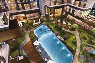 Swimming Pool with Deck