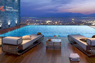 Infinity Pool With Deck
